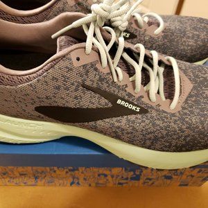 Brooks Launch 6 Gray/Aqua/Ebon. Size 12B.